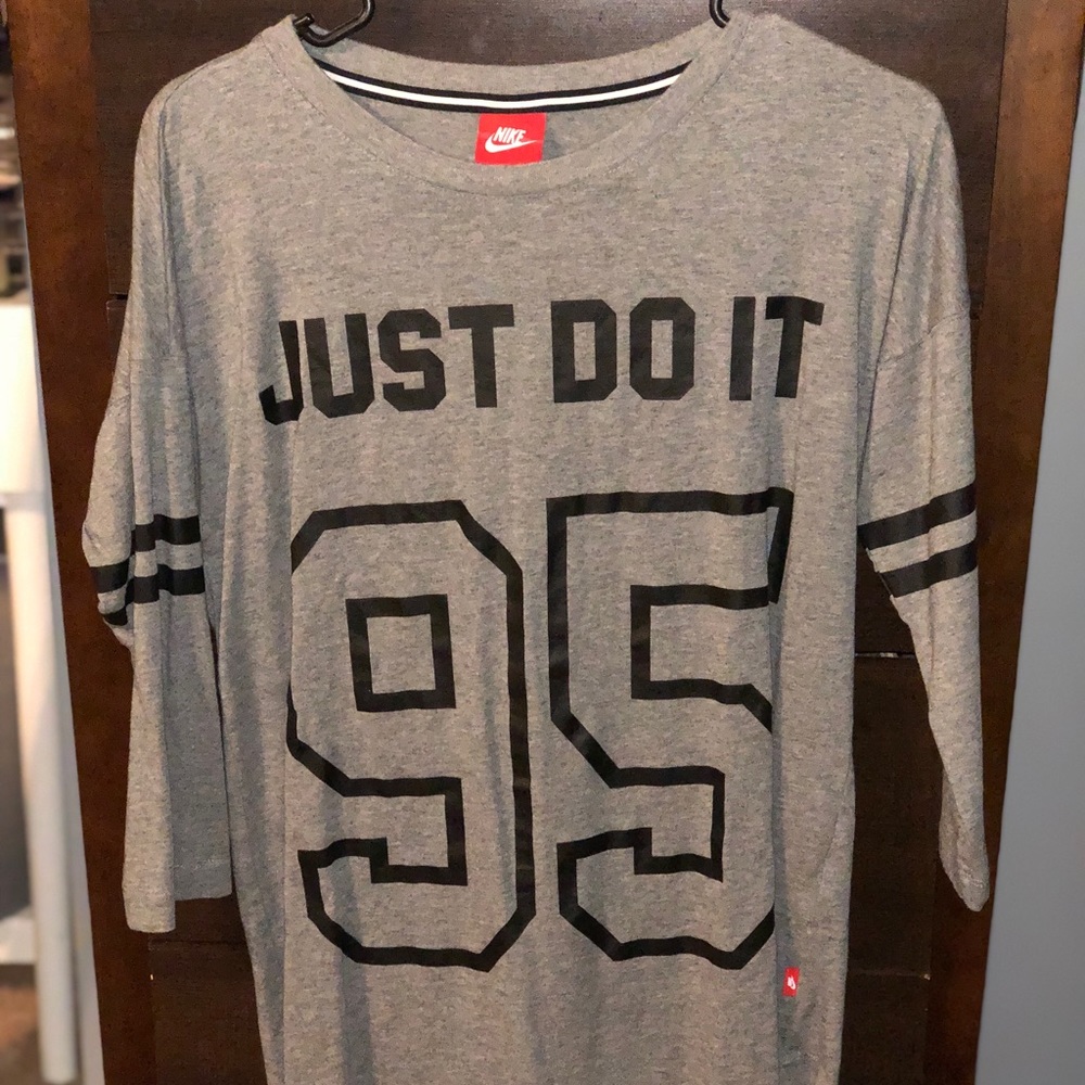 Quarter sleeve Nike shirt